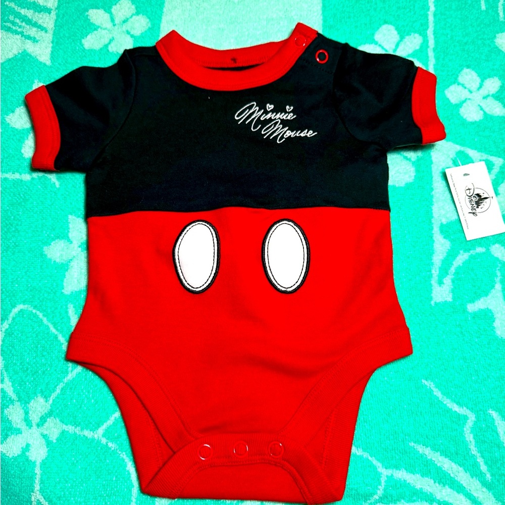 Disney Parks Minnie Mouse Red and Black Baby One Piece
Bodysuit 0-3 months NEW